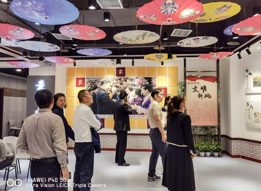 公司固定收益部黨支部、投行業(yè)務部黨支部、綜合事務部與金融（產(chǎn)業(yè)）基地保障黨支部開展聯(lián)合黨日活動